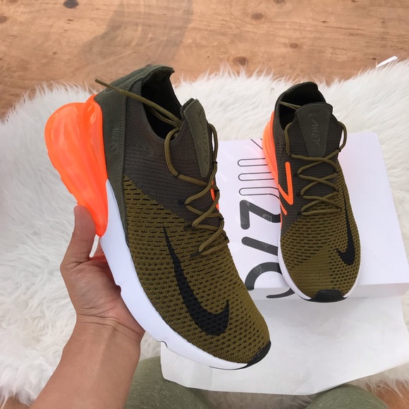 NIKE AIR MAX270 FLYKNIT 8,8.5,9,9.5,10,10.5,11 New - Picture 4 of 8